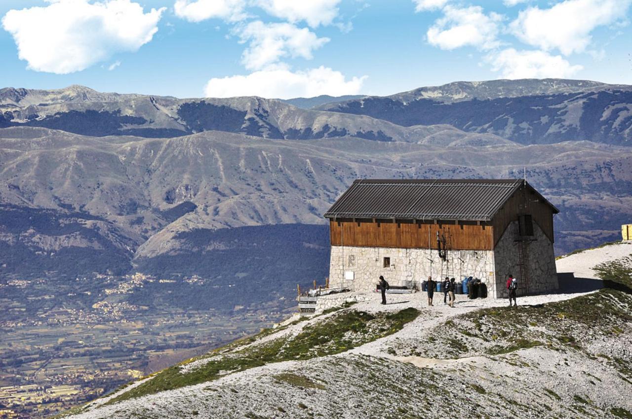 Complesso Turistico Aurora - Appartamenti Poggio Picenze المظهر الخارجي الصورة