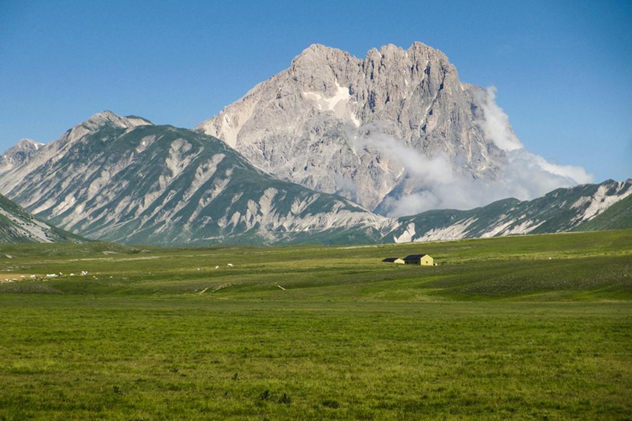 Complesso Turistico Aurora - Appartamenti Poggio Picenze المظهر الخارجي الصورة