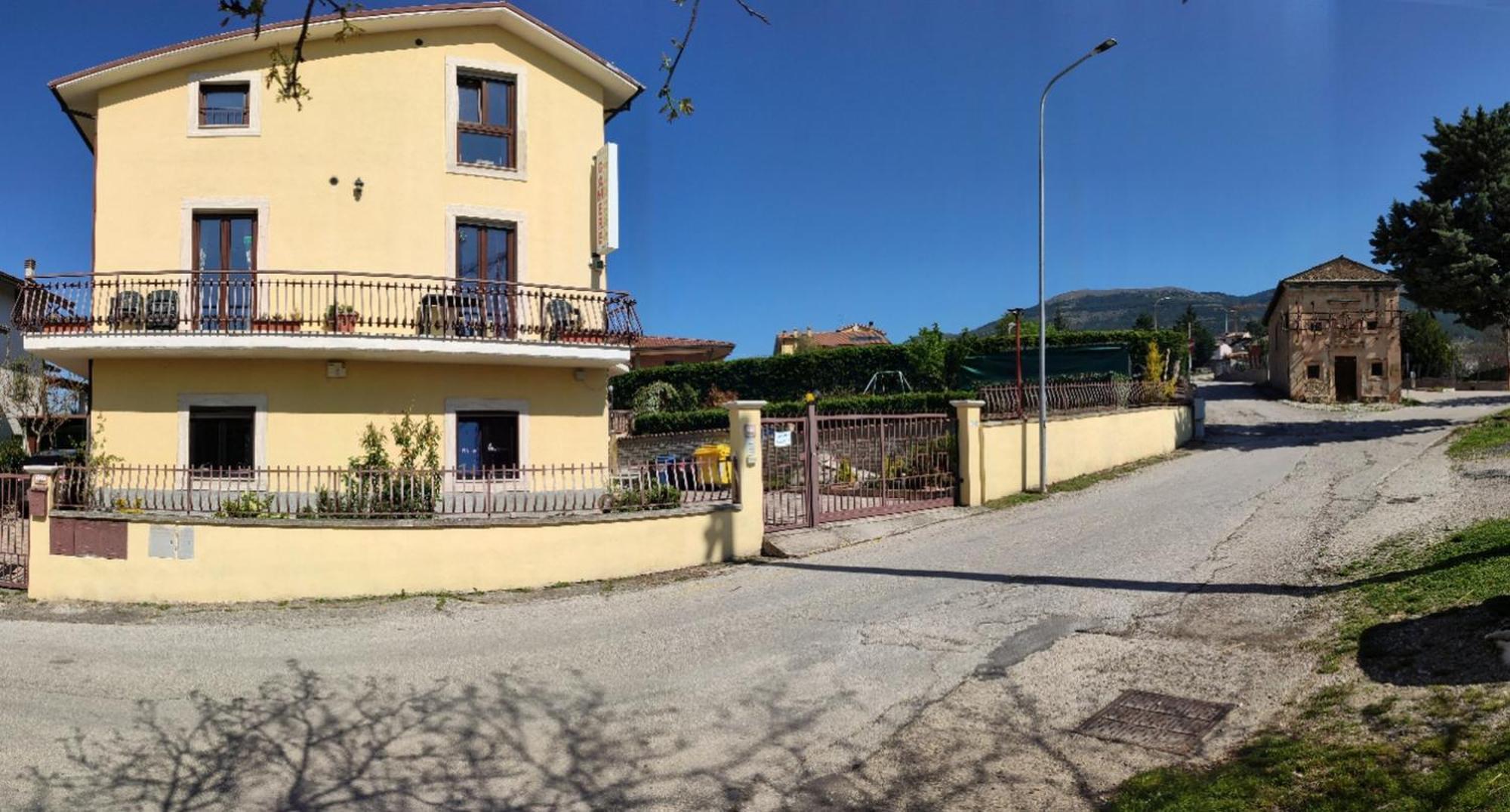 Complesso Turistico Aurora - Appartamenti Poggio Picenze المظهر الخارجي الصورة